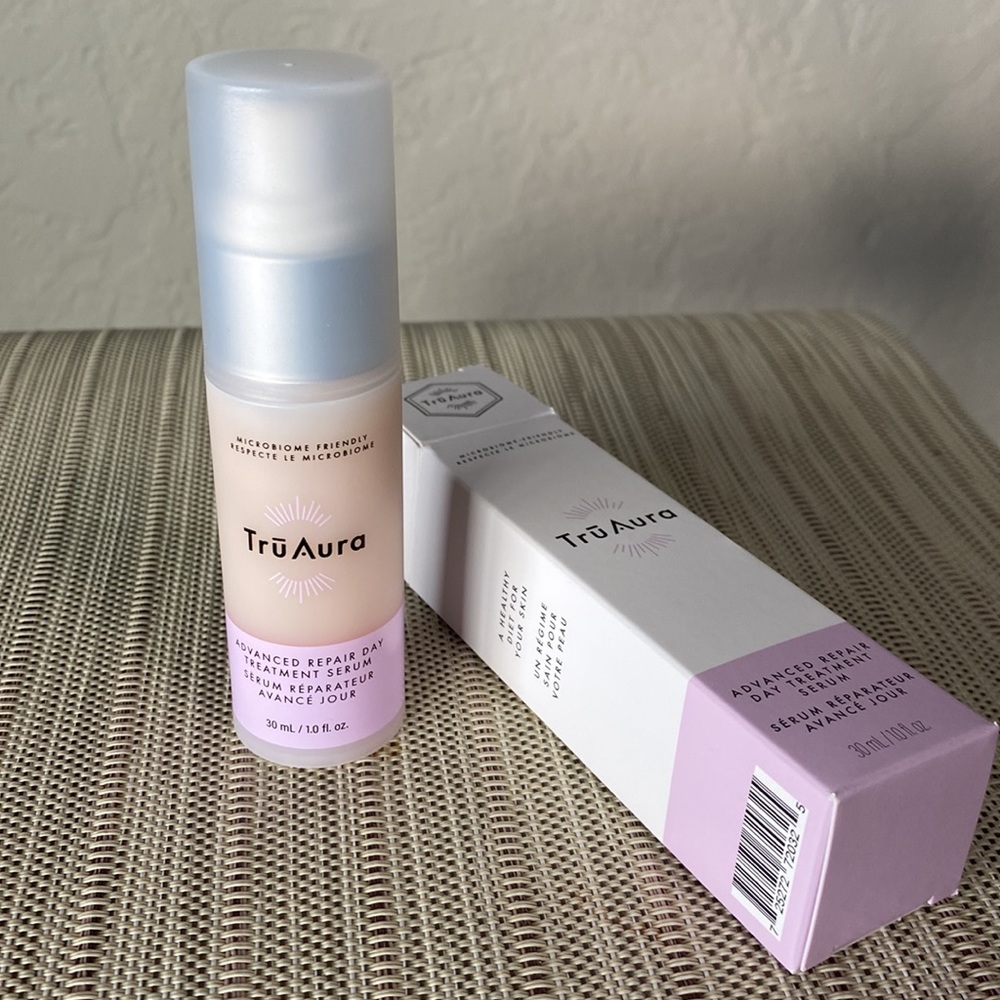 TRU AURA Advanced Repair Day Treatment Serum NIB